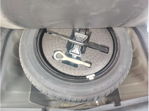 Car image 29