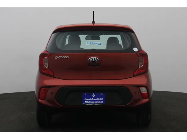 Car image 12