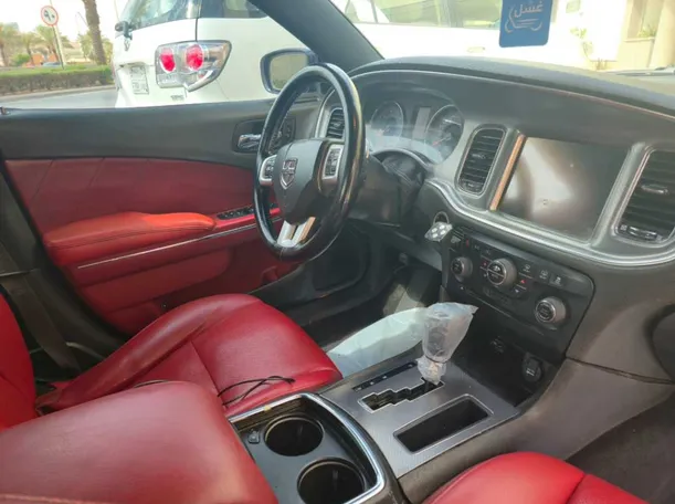 Car image 16