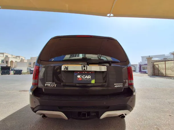 Car image 6