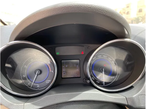 Car image 17