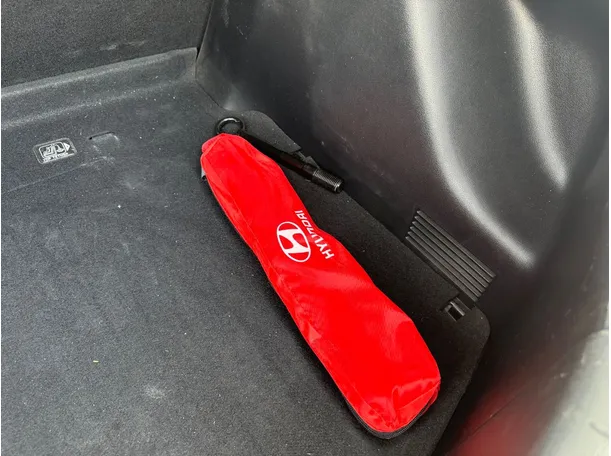 Car image 23