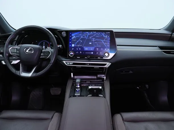 Car image 14