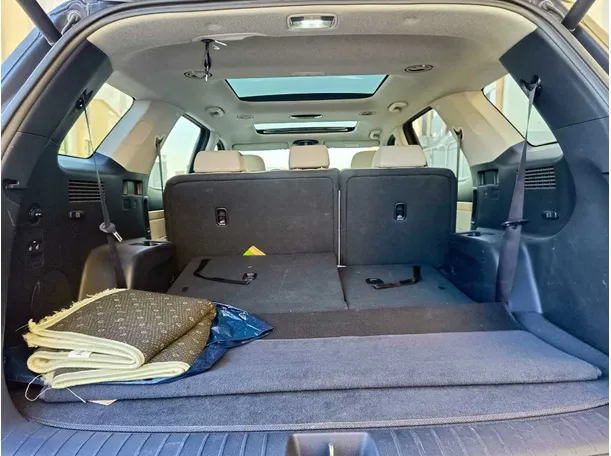 Car image 34