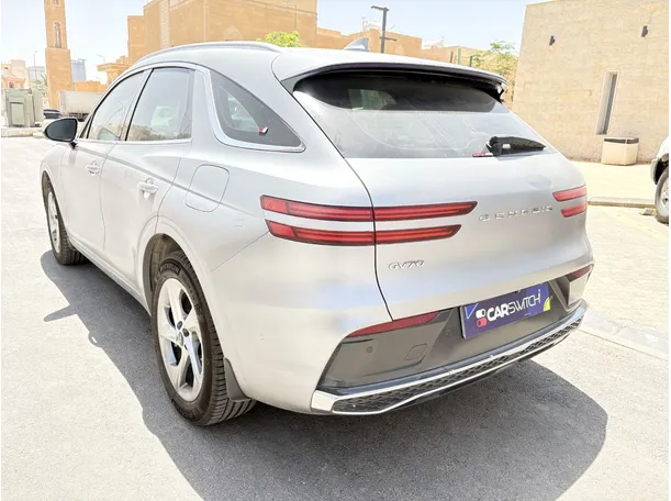 Car image 7