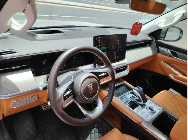 Car image 14