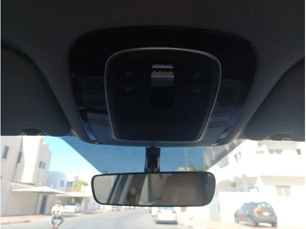 Car image 23