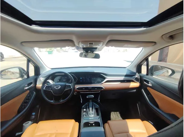 Car image 17