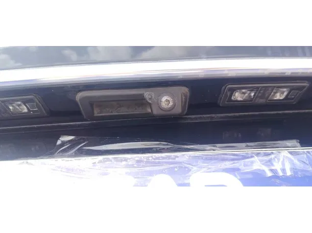 Car image 32