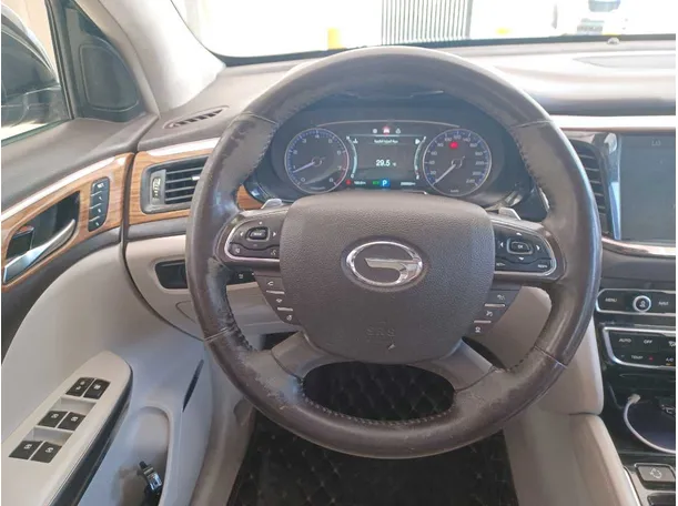 Car image 16