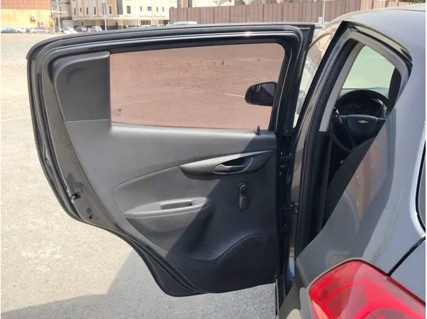 Car image 14