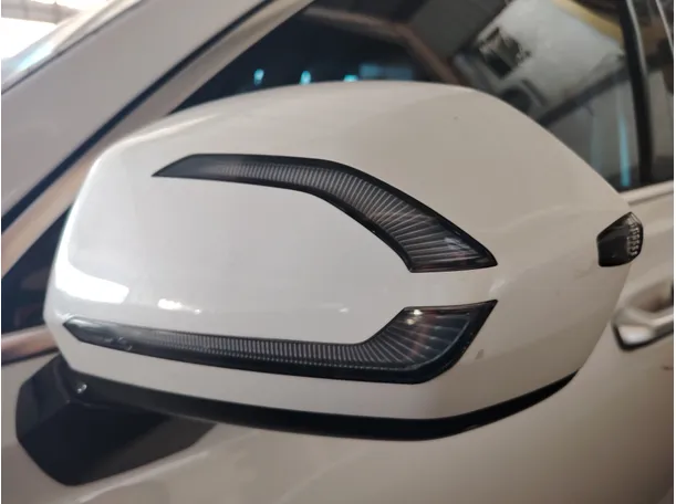 Car image 27
