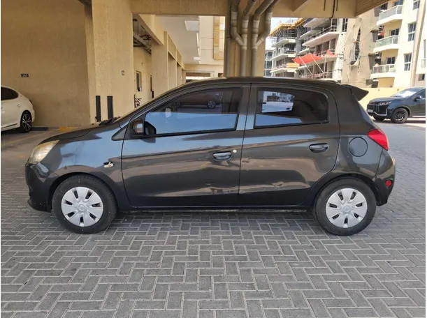 Car image 8