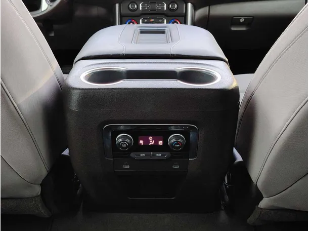 Car image 33