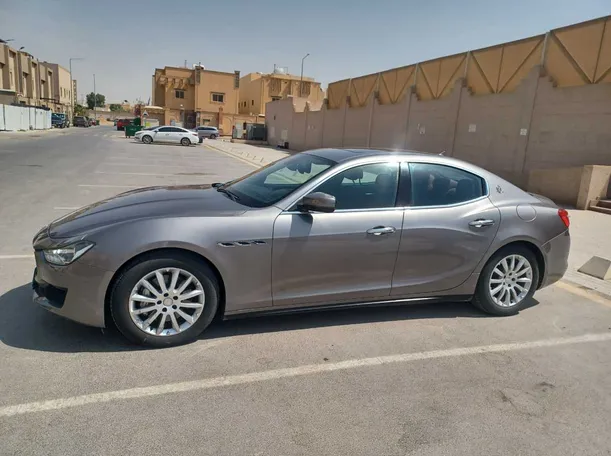 Car image 8