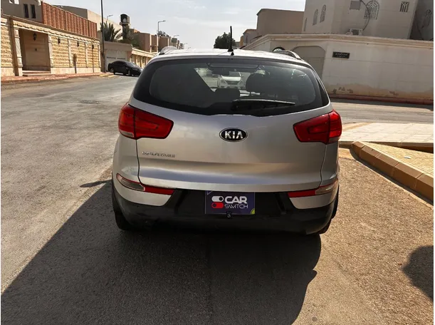 Car image 7