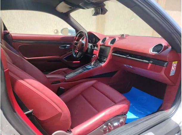 Car image 14