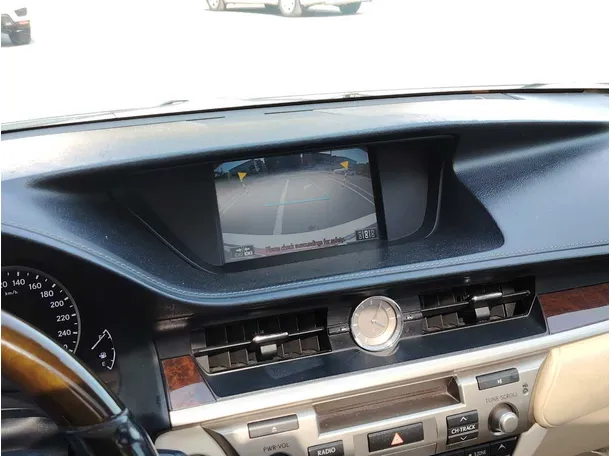 Car image 23