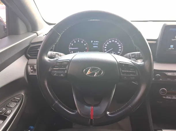Car image 14