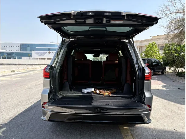 Car image 23