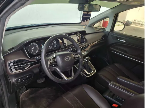 Car image 11