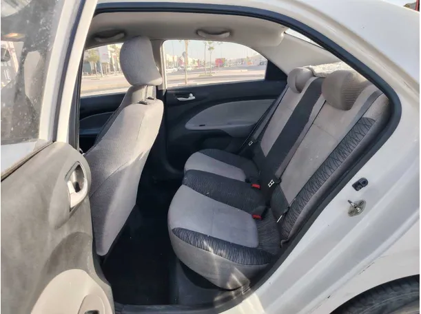 Car image 15