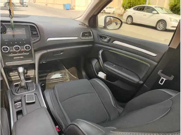 Car image 20