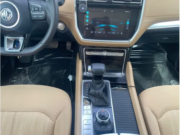 Car image 19