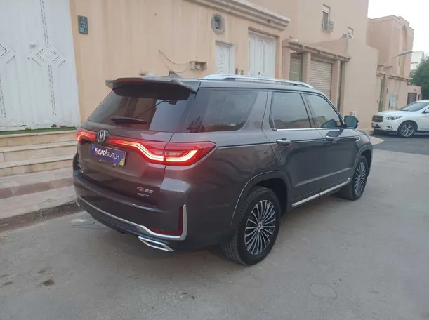 Car image 5