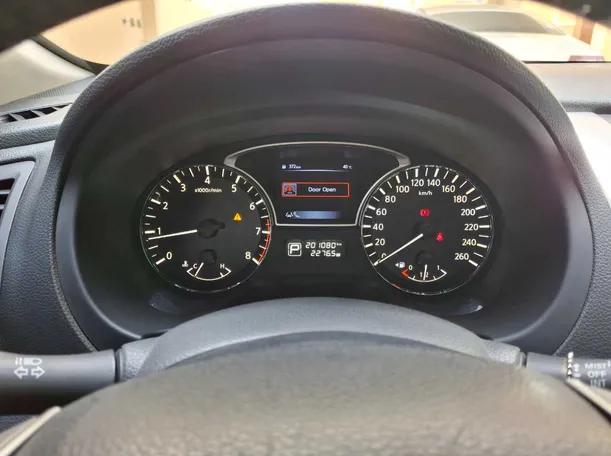 Car image 18