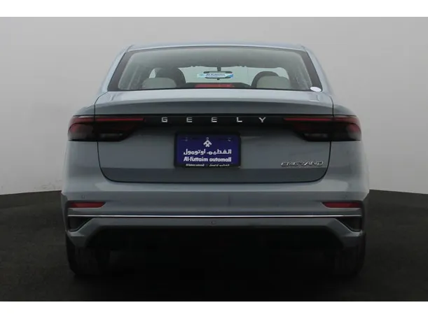 Car image 12