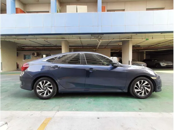 Car image 8
