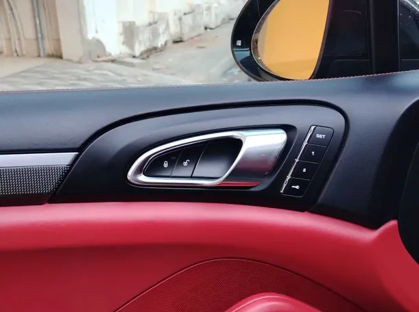 Car image 33