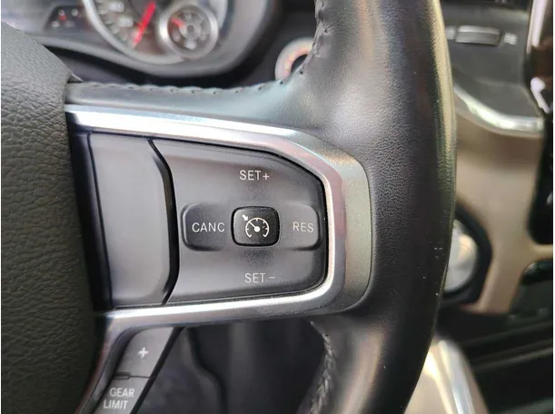 Car image 34