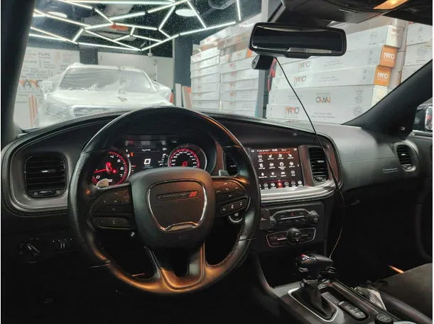 Car image 26