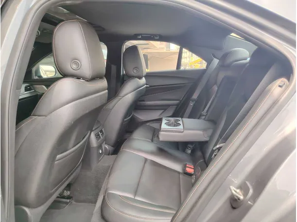 Car image 17