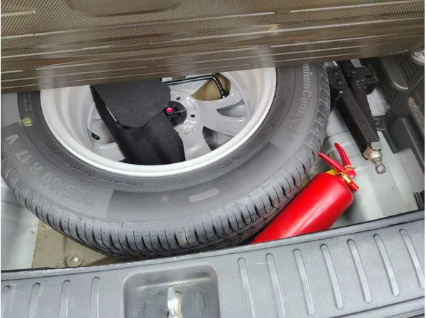 Car image 43