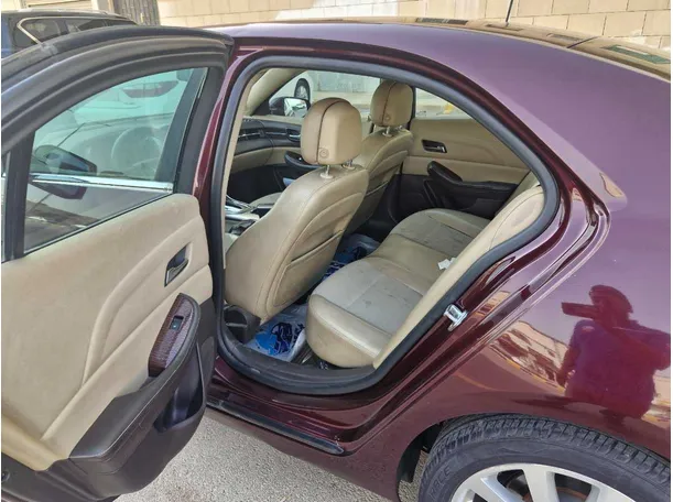 Car image 14