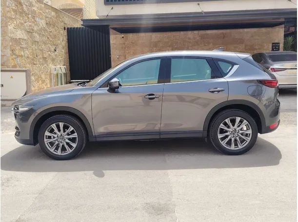 Car image 8