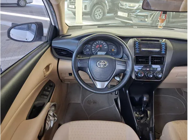 Car image 15