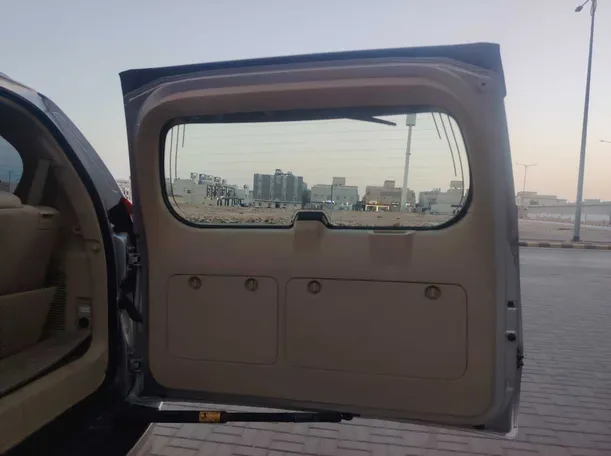 Car image 30