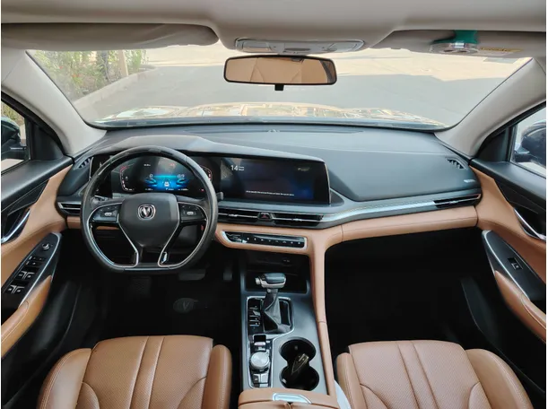 Car image 17