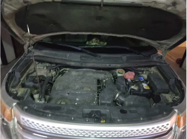 Car image 19
