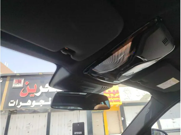 Car image 40