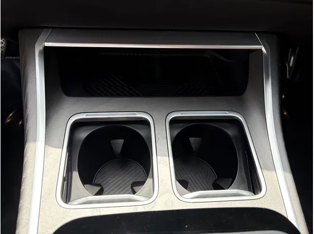 Car image 34