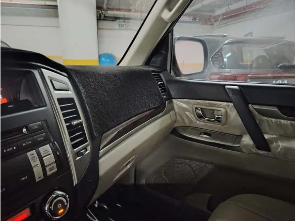 Car image 35