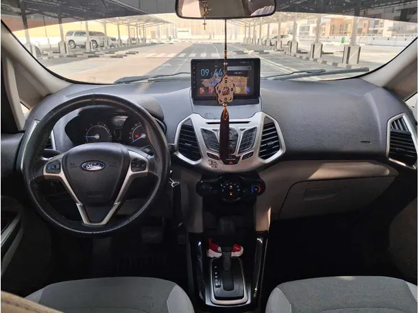 Car image 15