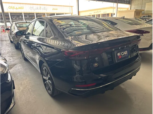 Car image 5