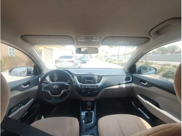 Car image 18