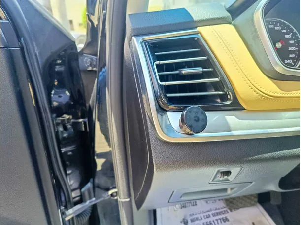 Car image 36